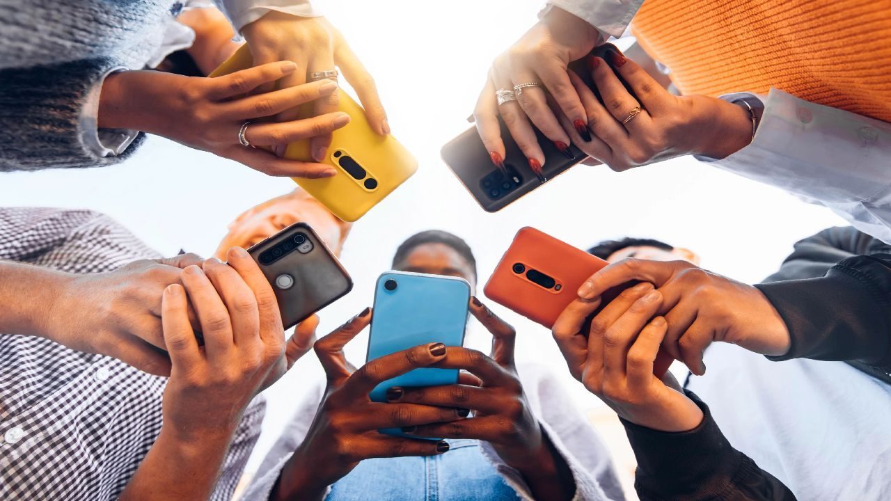 The Downside: Where Social Media Gets Risky